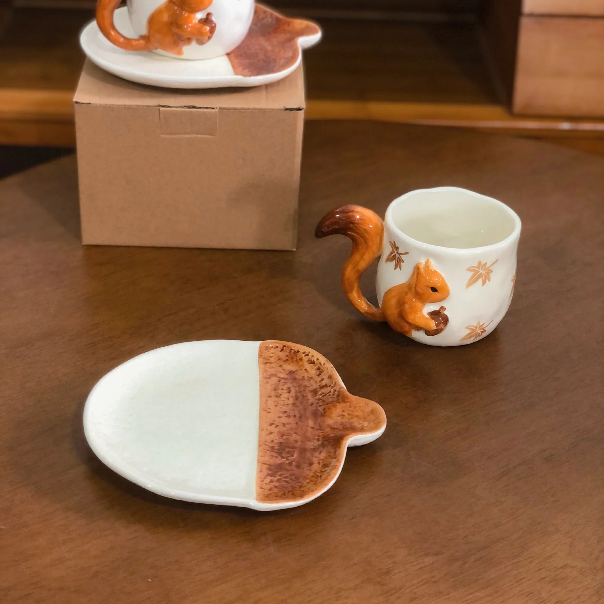 Porzellan-Teetasse & Untertasse - Eichhörnchen-Design - 350ml