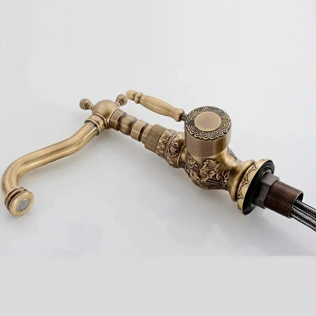 Luxus Waschtischarmatur – Antik Messing Design