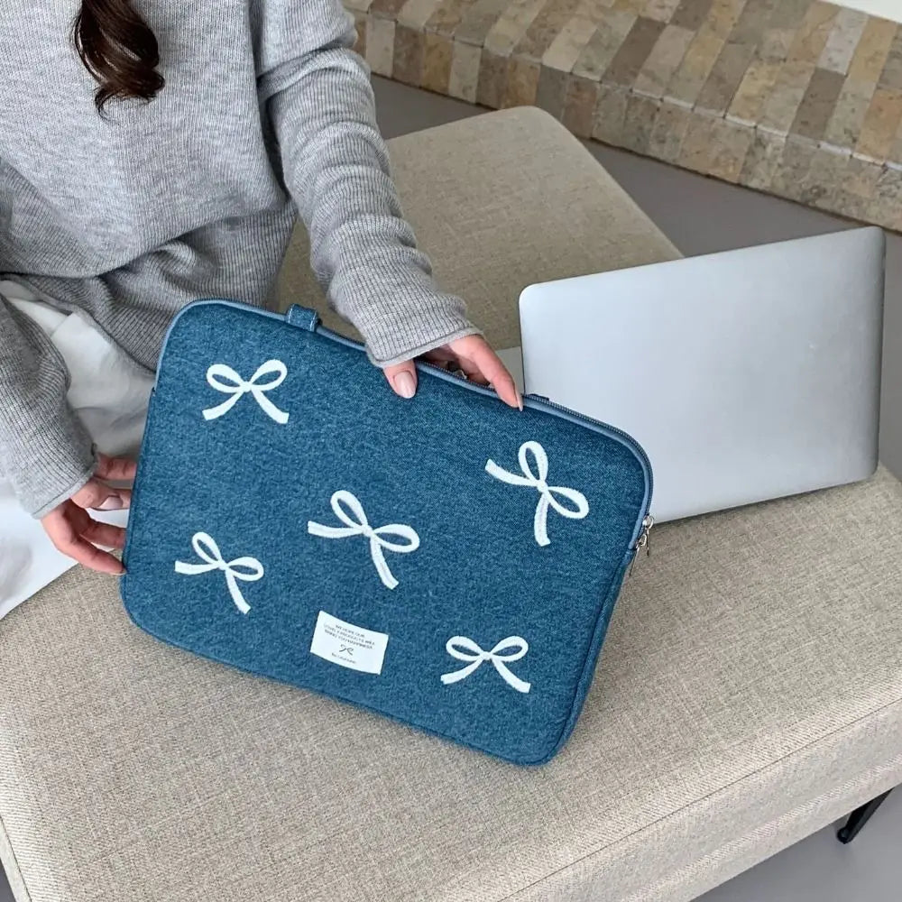 Laptoptasche – Denim-Stickerei – Stossfest