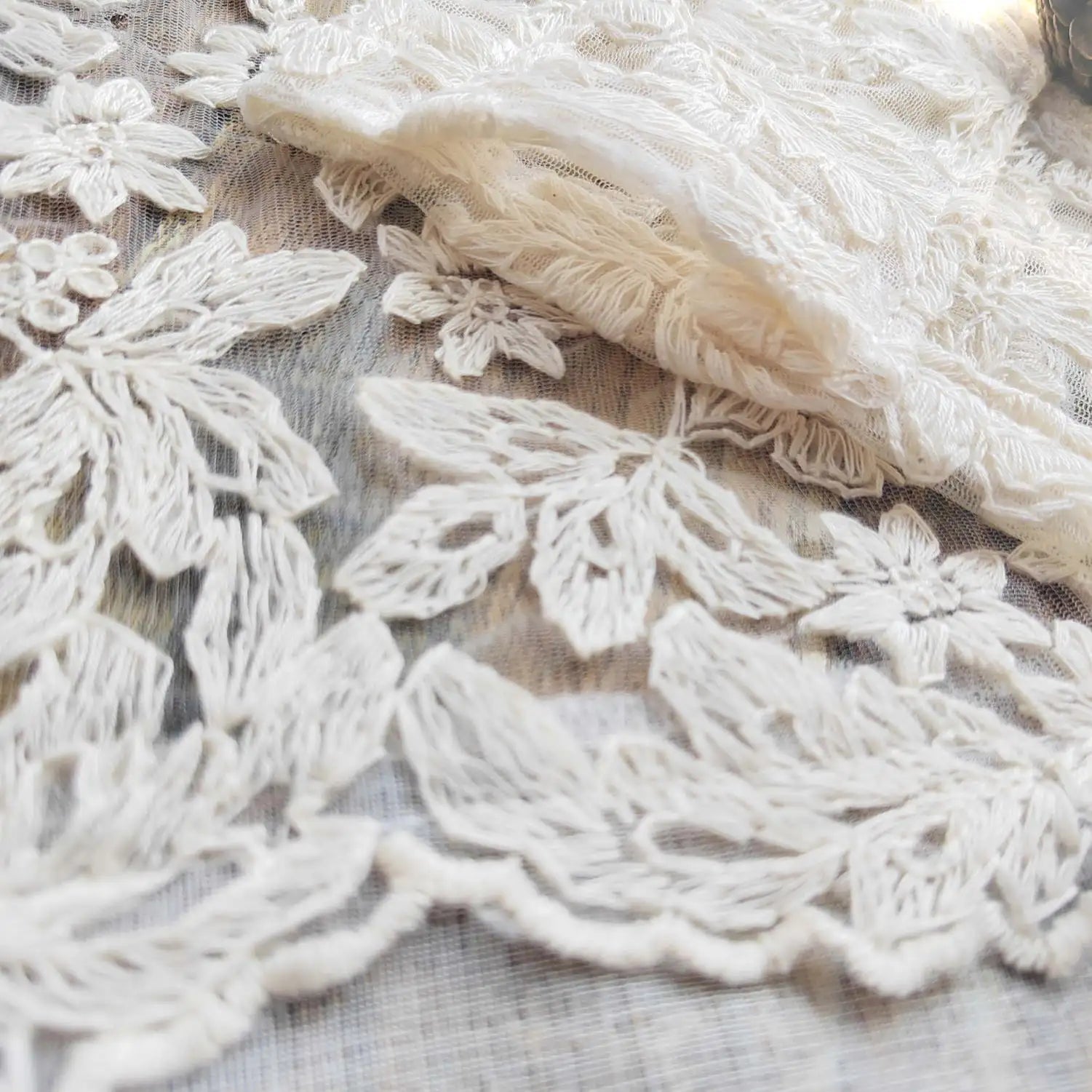 Spitzenbesatz-Vorhang – Rustikal Bestickt – 150x90cm