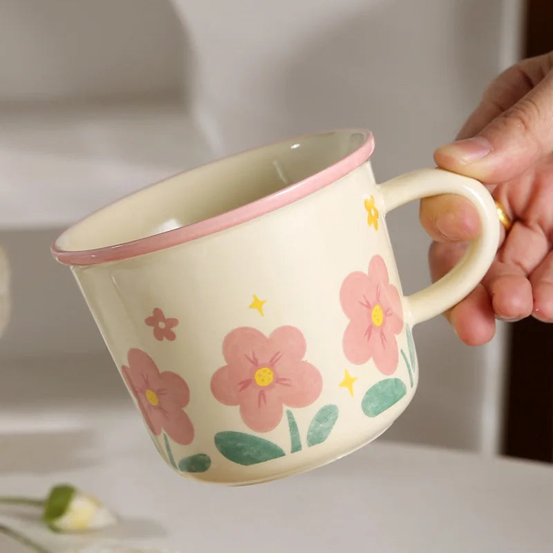 Keramiktasse – Ästhetisches Tulpen-Design für Frauen