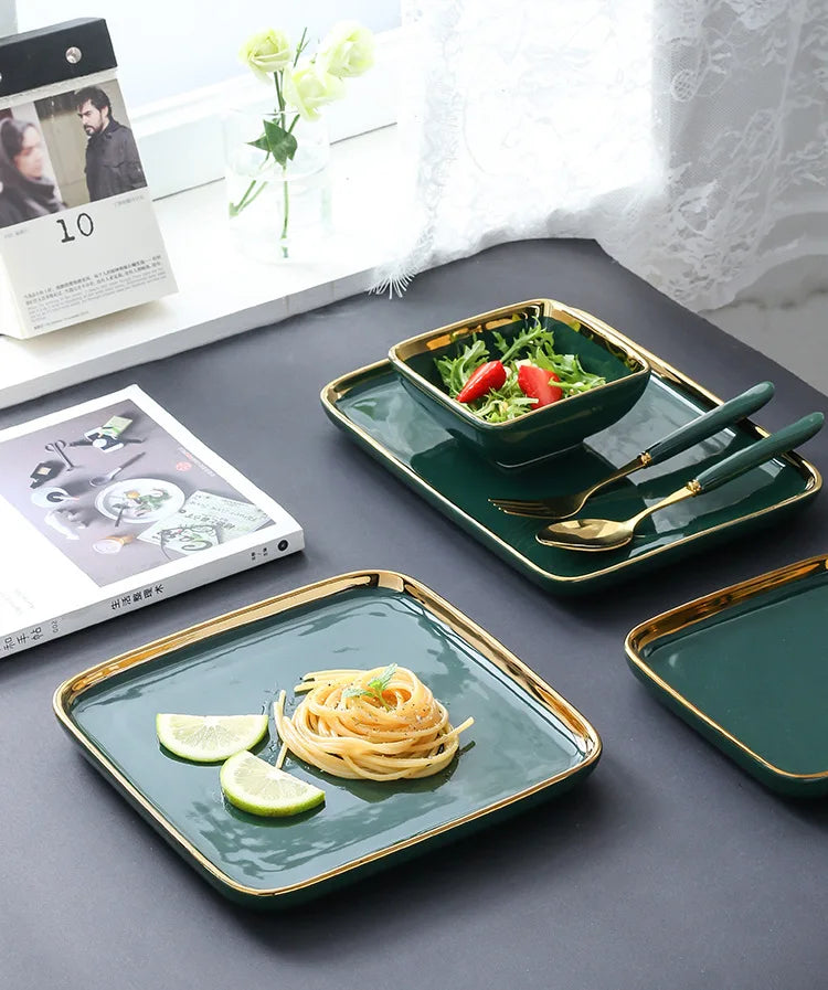 Keramikteller – Dunkelgrün Goldener Rand