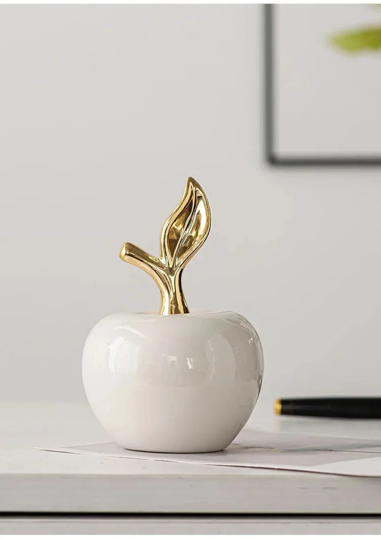Moderne Keramik-Apfelskulptur in Weiss, ideal für Wohnzimmer