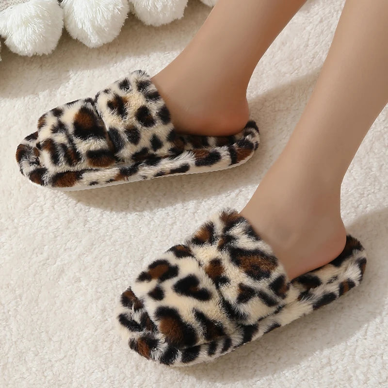 Leopardenmuster Hausschuhe – Kunstfell, Innen Komfort
