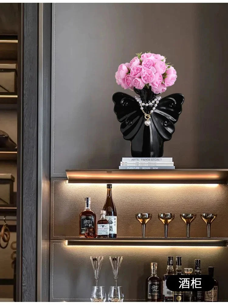 Keramik Schmetterlingsvase – Leichtes Luxusornament fürs Wohnzimmer