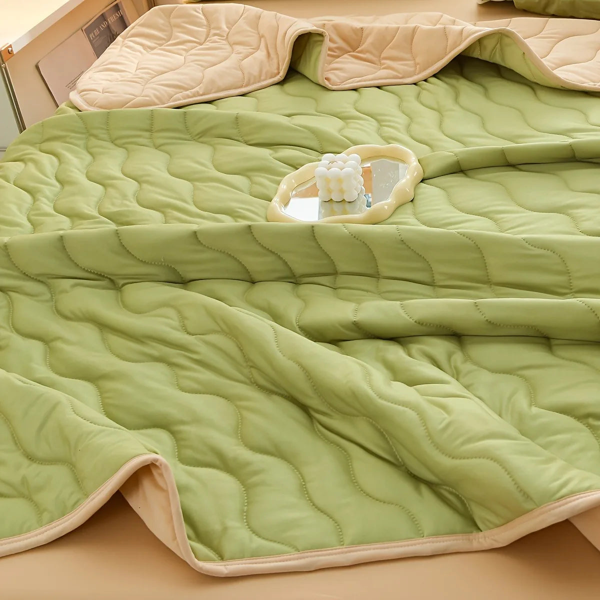 Floral Flanelldecke – Modernes Erdbeerdesign – Ganzjahreskomfort