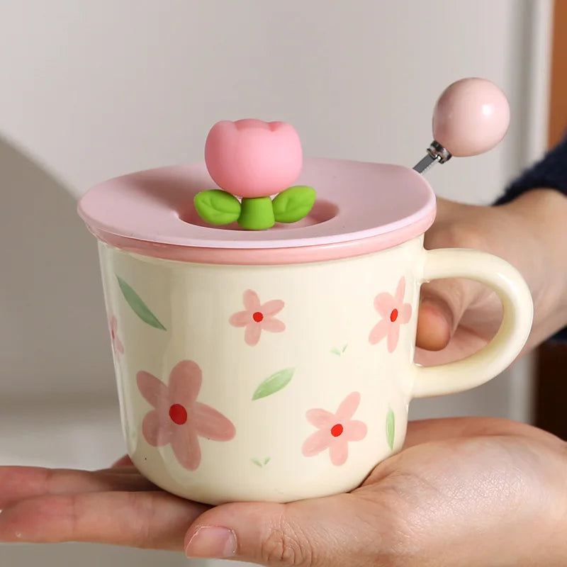 Keramiktasse – Ästhetisches Tulpen-Design für Frauen