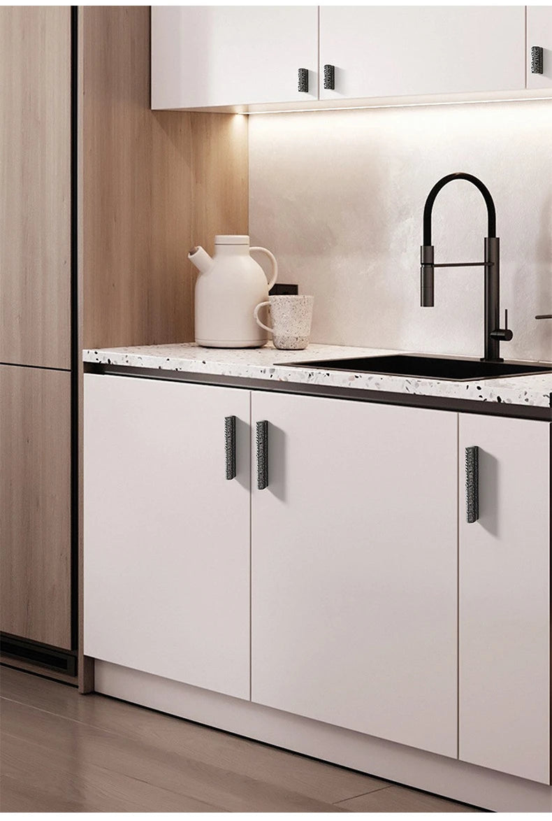 Schrankgriff – Modern Zinklegierung – Verschiedene Grössen