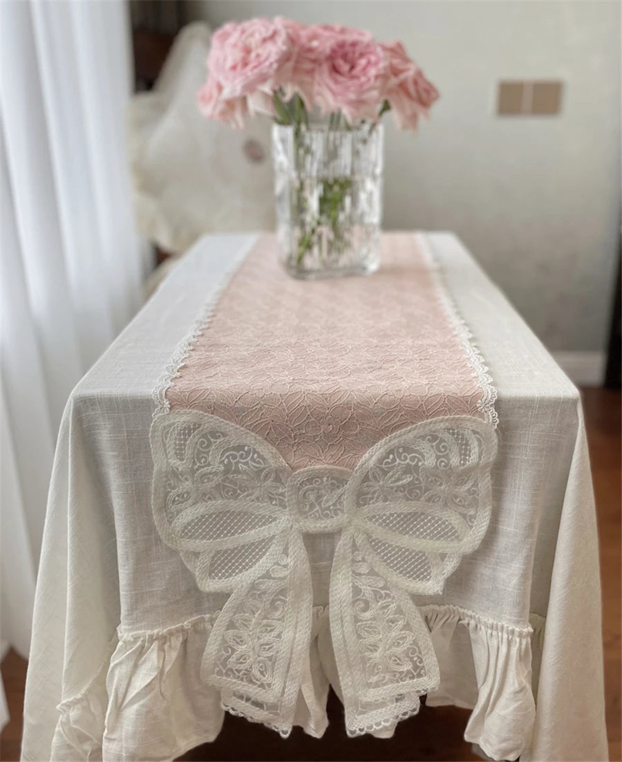 Elegante Spitzen-Tischläufer – Französisches Design – 30x190cm