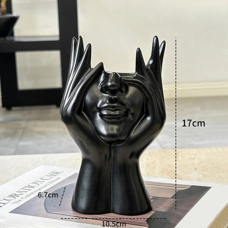 Abstrakter nordischer Pinselhalter aus Kunststoff in Schwarz und Gold