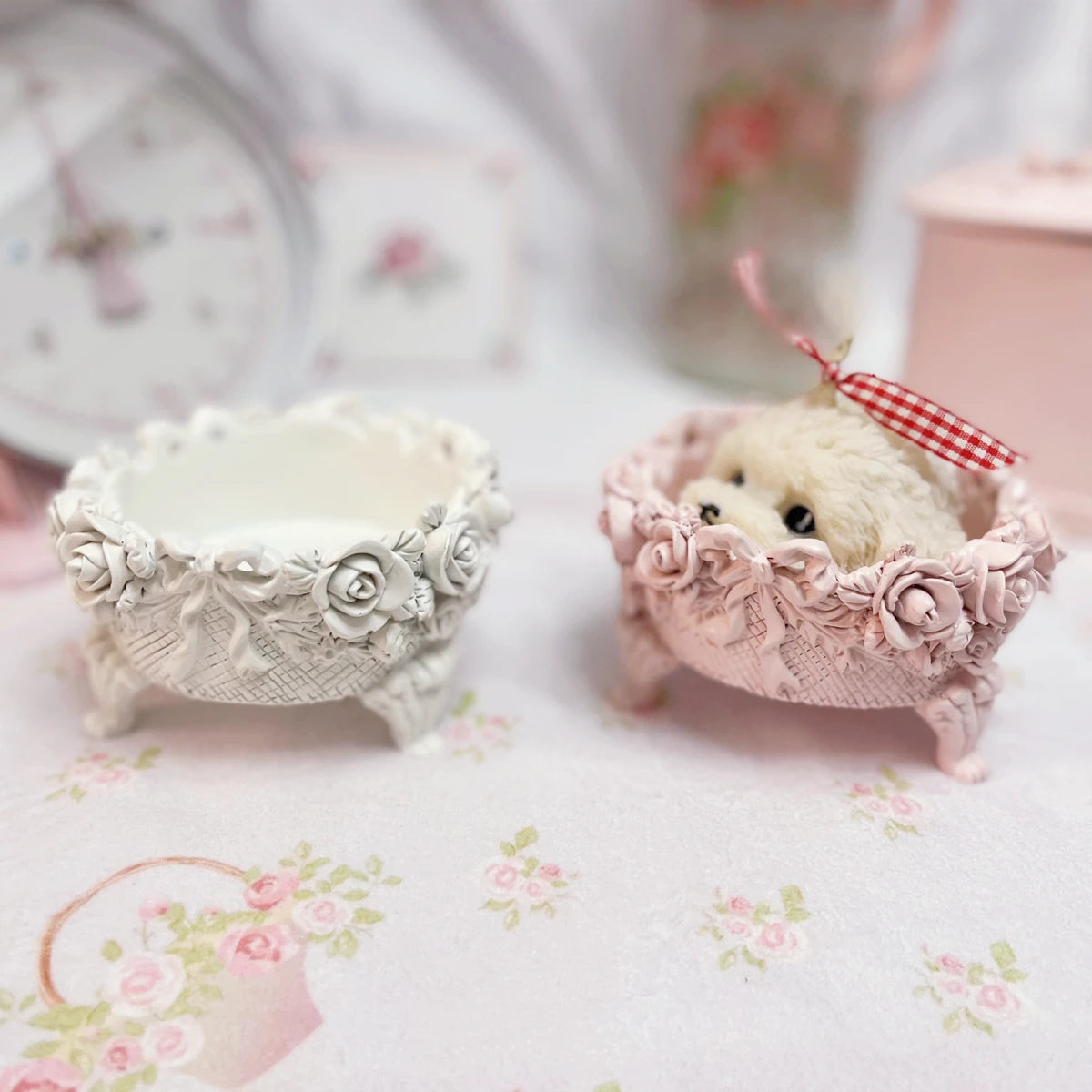 Rosa Kerzenhalter mit Schleife – Modernes Design – Wohnbereich