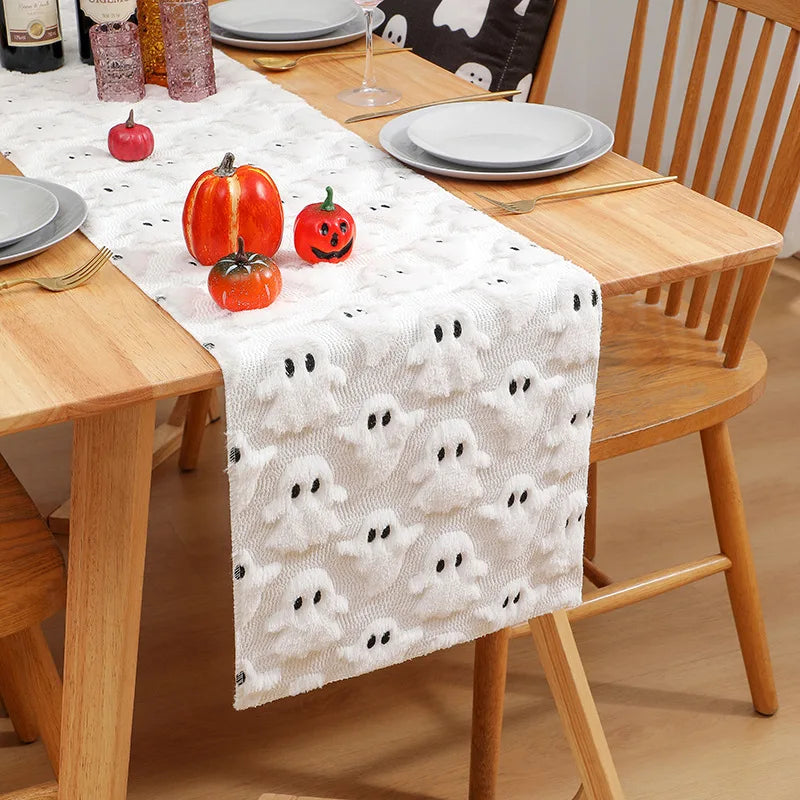 Luxuriöser Tischläufer – Stickdesign – Partydeko