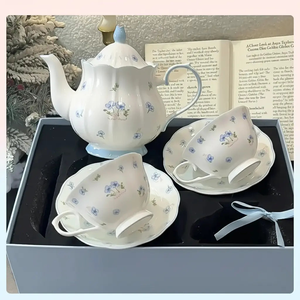 Tee-Set - Französisches Mädchen - Keramik für Nachmittagstee