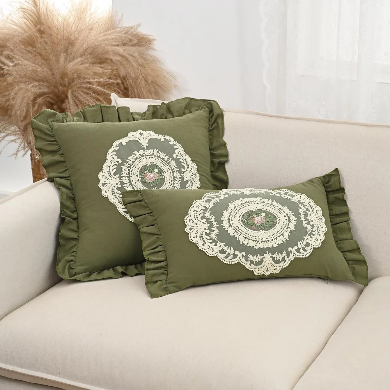 Blumengestickter Kissenbezug – Vintage Polyester 45x45cm
