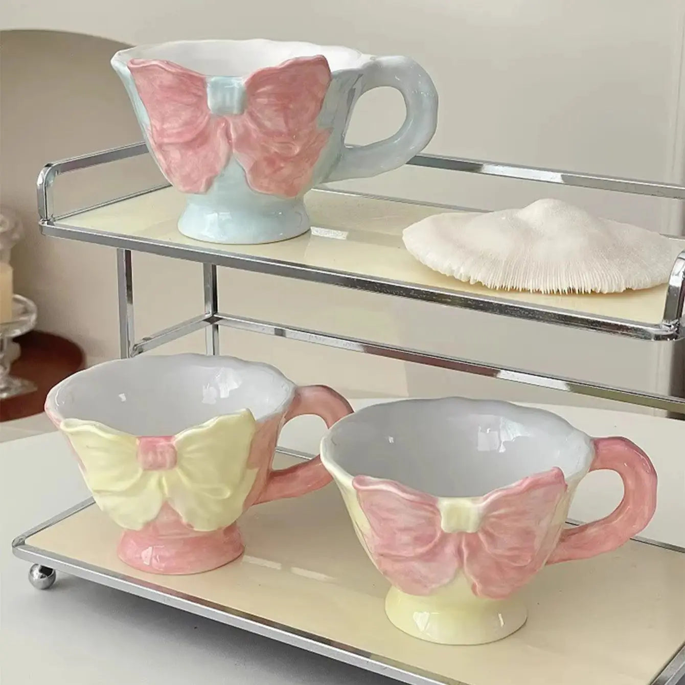 Keramik Kaffeetasse – Handbemaltes Schleifen-Design – 180ml