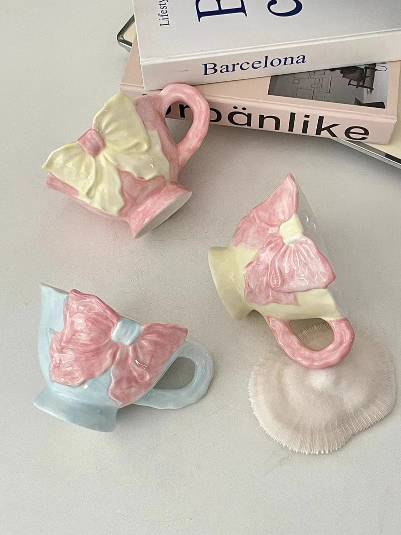 Keramik Kaffeetasse – Handbemaltes Schleifen-Design – 180ml