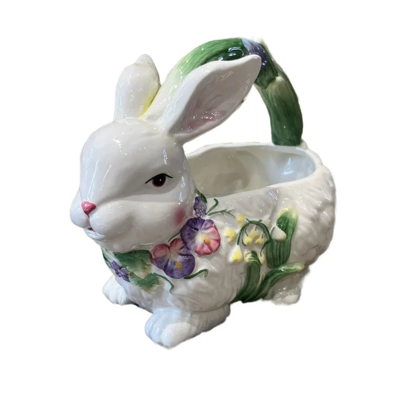 Nordischer Hasen-Ornament - Keramikdesign fürs Wohnzimmer