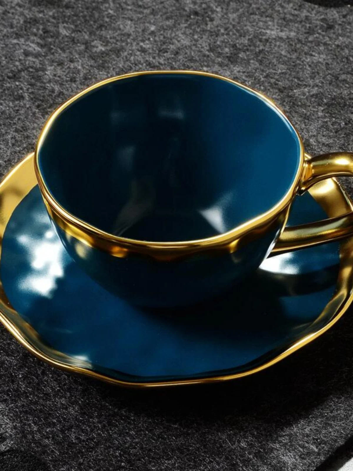 Europäisches Gold-Keramik-Kaffeeset – Elegantes Design 200ml