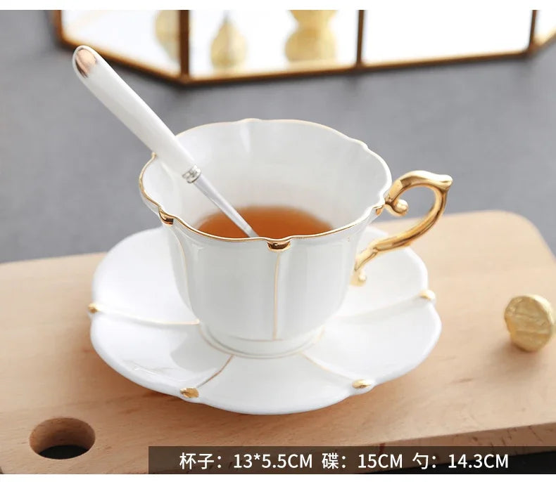 Britisches Bone China Kaffeeset – Edles Design
