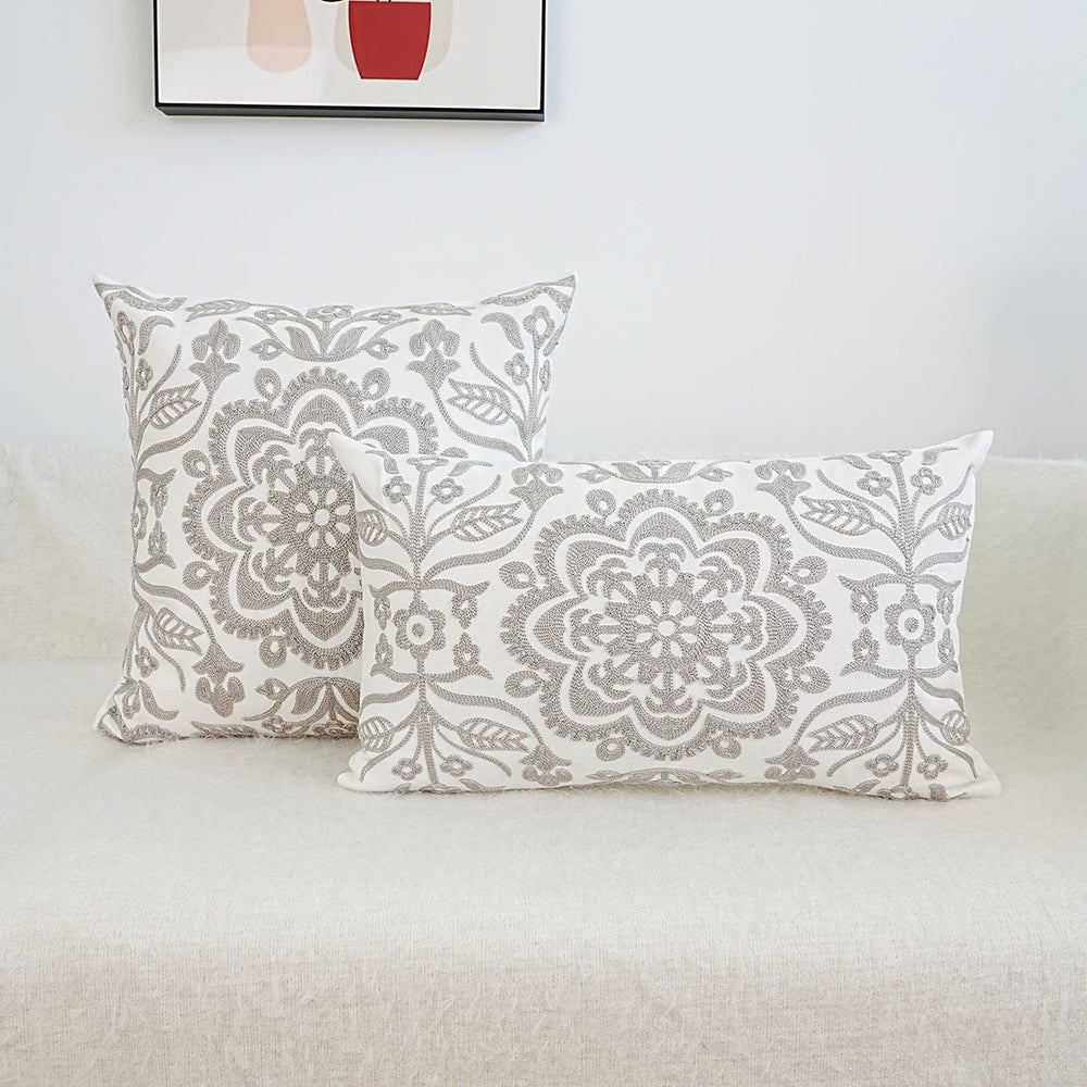 Bestickte Kissenhülle aus Polyester in Hellgrau, geometrisches Muster, 45x45cm, Wohnzimmer-Dekoration