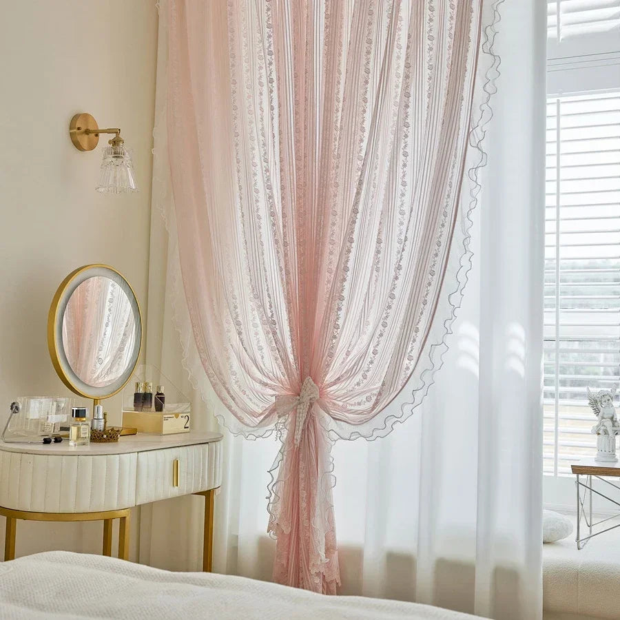 transparente prinzessinnen-vorhänge mit floralem muster und stangendurchzug, grösse 1stk w300x h260cm im luxus-wohnzimmer