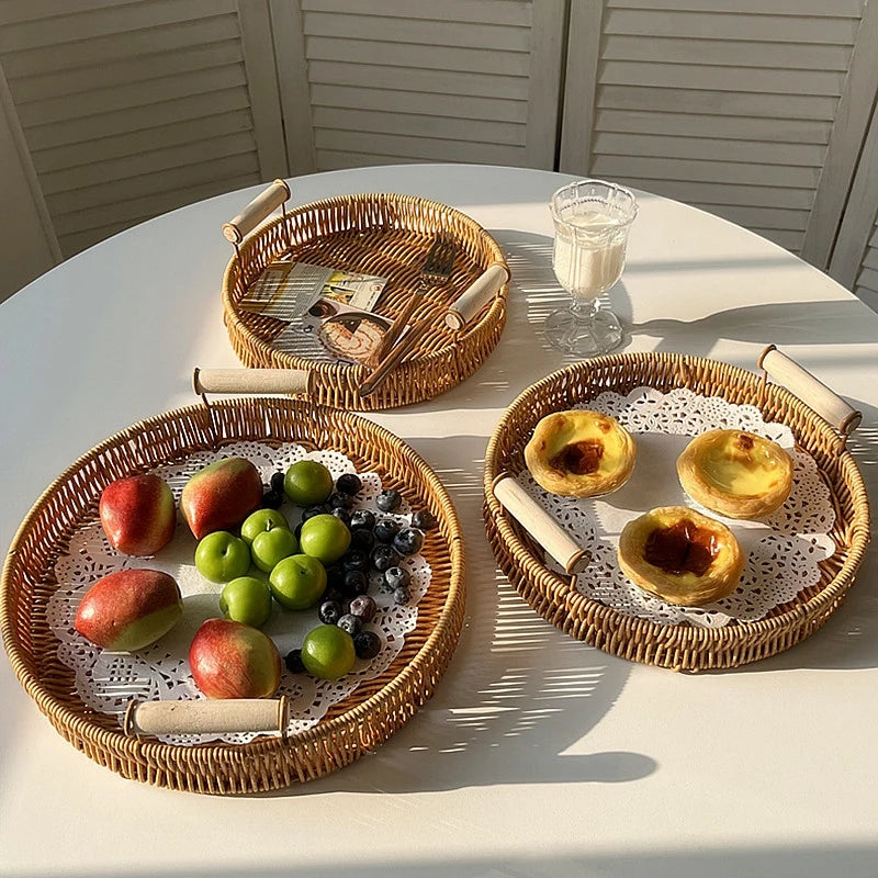 Runder Rattan Korb – Rustikales Design mit Holzgriff
