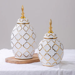 Goldene Keramikvase – Postmodernes Design für Tisch