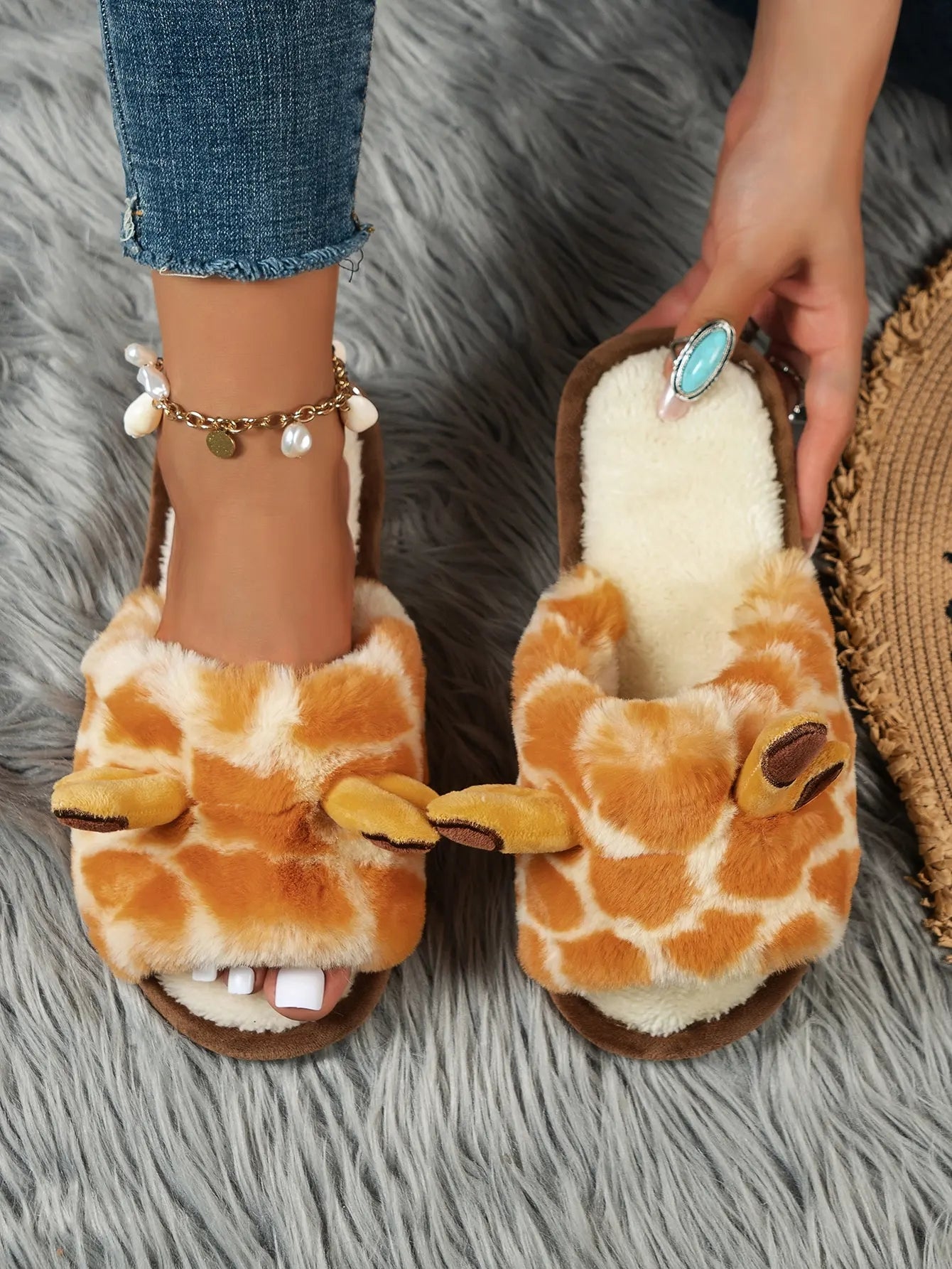 Damen Winterhausschuhe – Plüsch Giraffen Design