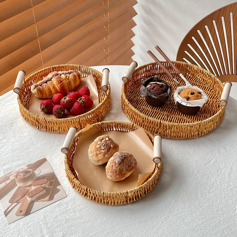 Runder Rattan Korb – Rustikales Design mit Holzgriff