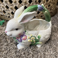 Nordischer Hasen-Ornament - Keramikdesign fürs Wohnzimmer