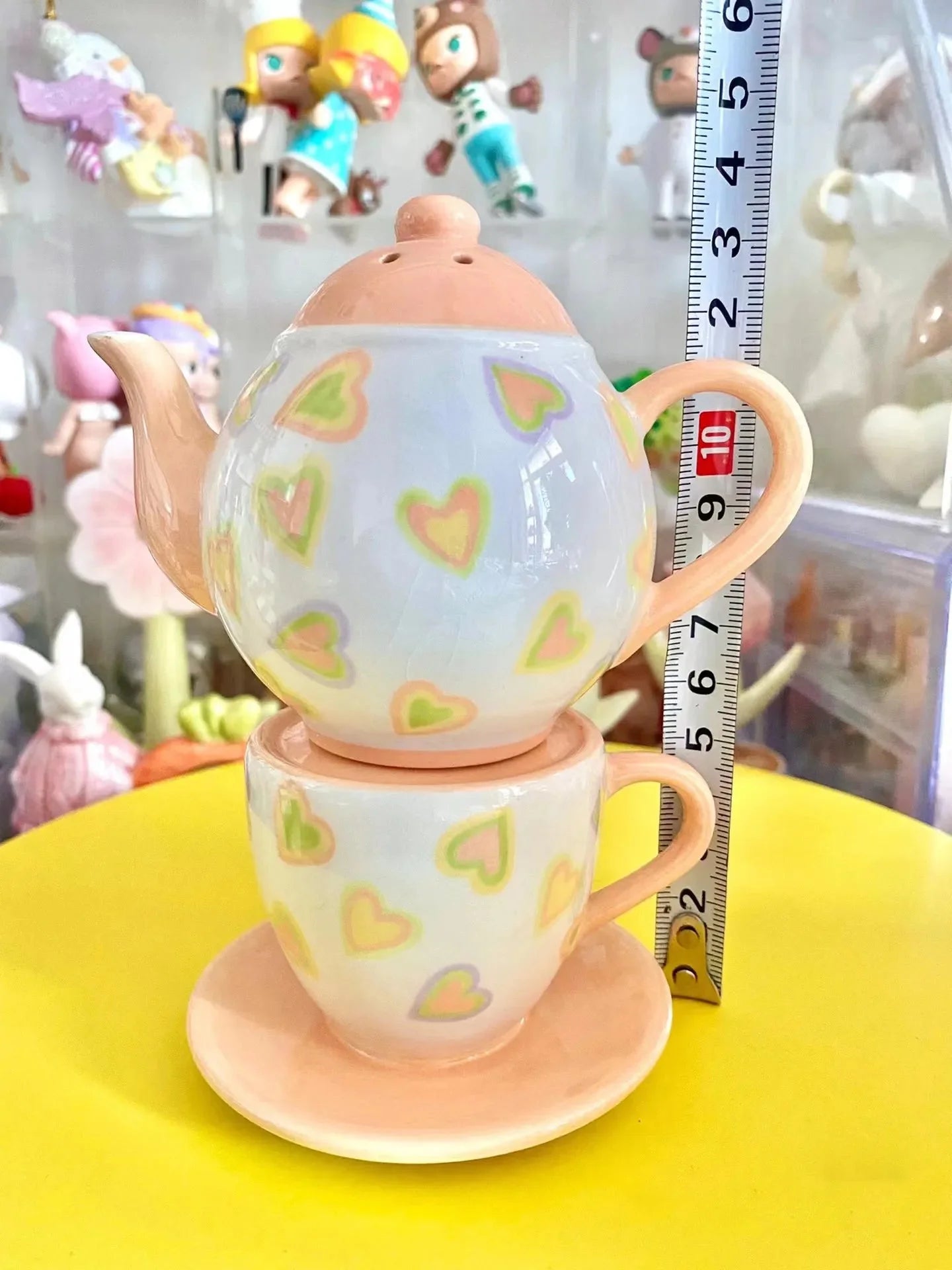 Bunter handgezeichneter Keramikteller aus hochwertiger Keramik, mehrfarbig