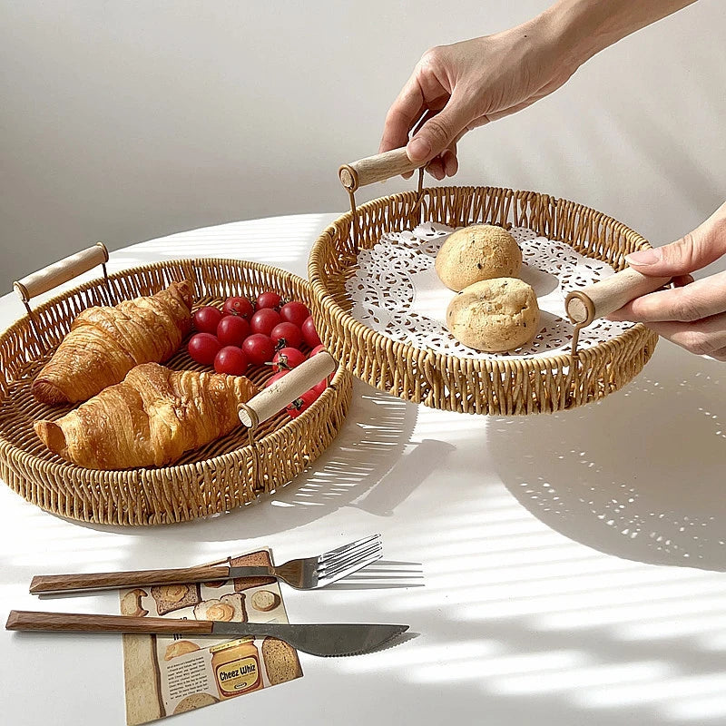 Runder Rattan Korb – Rustikales Design mit Holzgriff