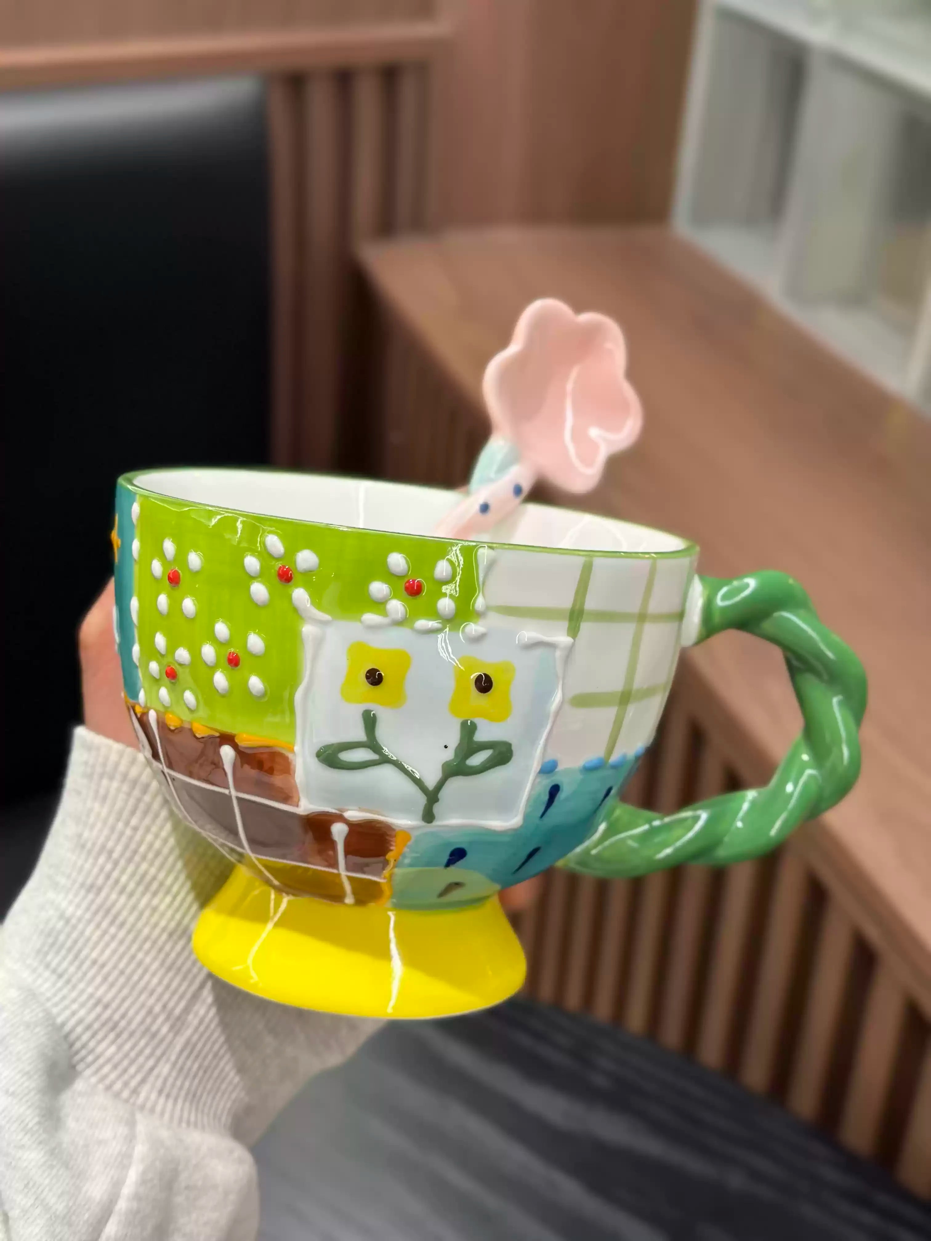 [Anime-Becher] – Keramik/Karton Design – 400ml Volumen