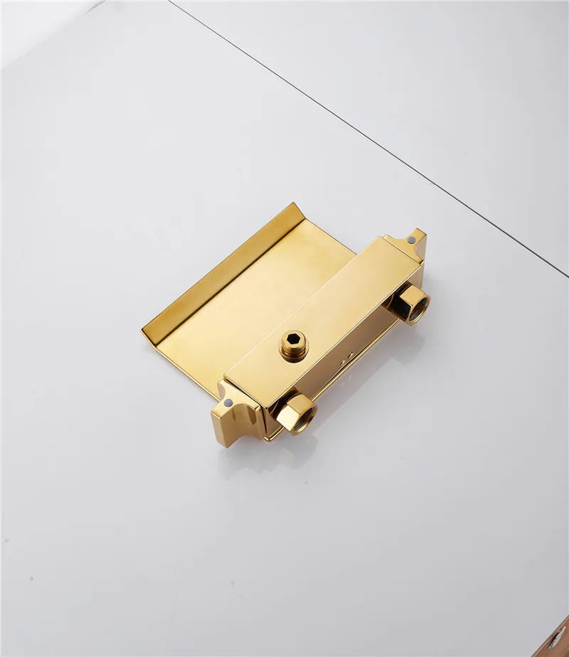 Goldenes Badezimmer-Set – Messing Wasserfall Wandmontage