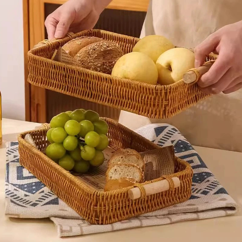 Runder Rattan Korb – Rustikales Design mit Holzgriff