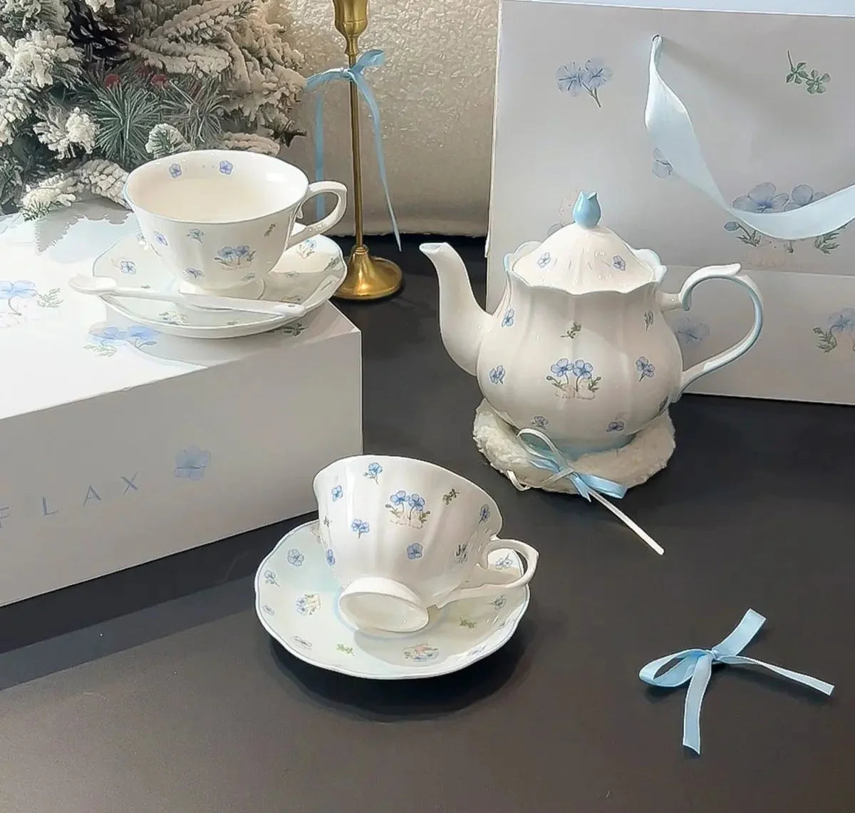 Tee-Set - Französisches Mädchen - Keramik für Nachmittagstee