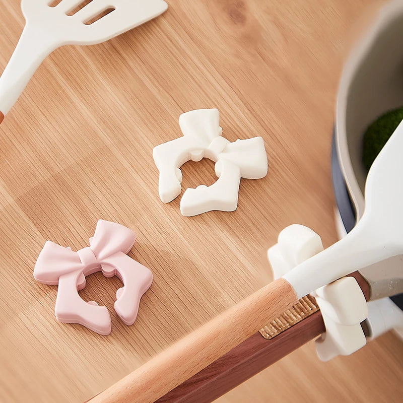 Silikon Utensilienhalter – Schleifendesign – Rutschfest & Hitzebeständig