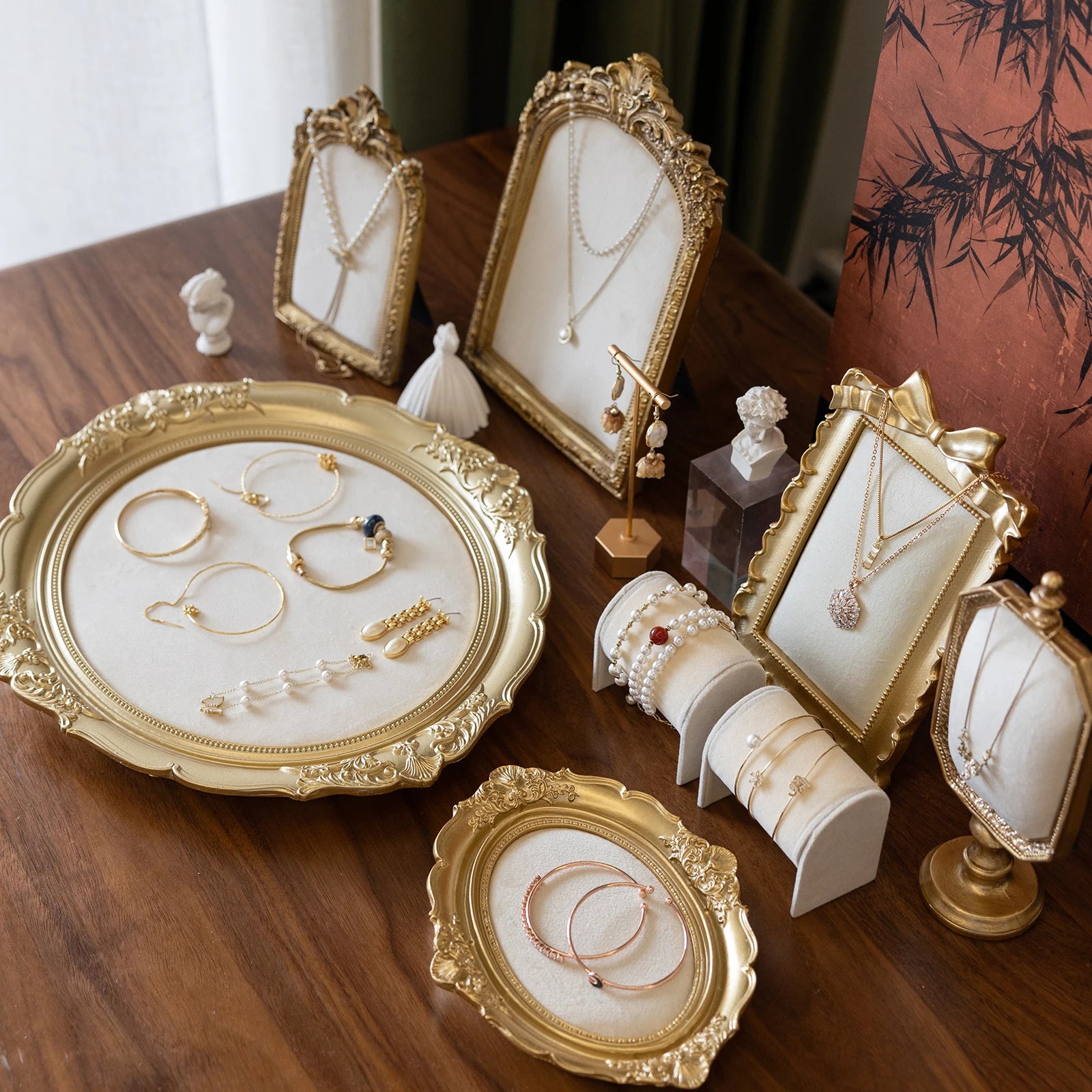 Schmuck Display – Vintage Samt – Halsketten Vitrine