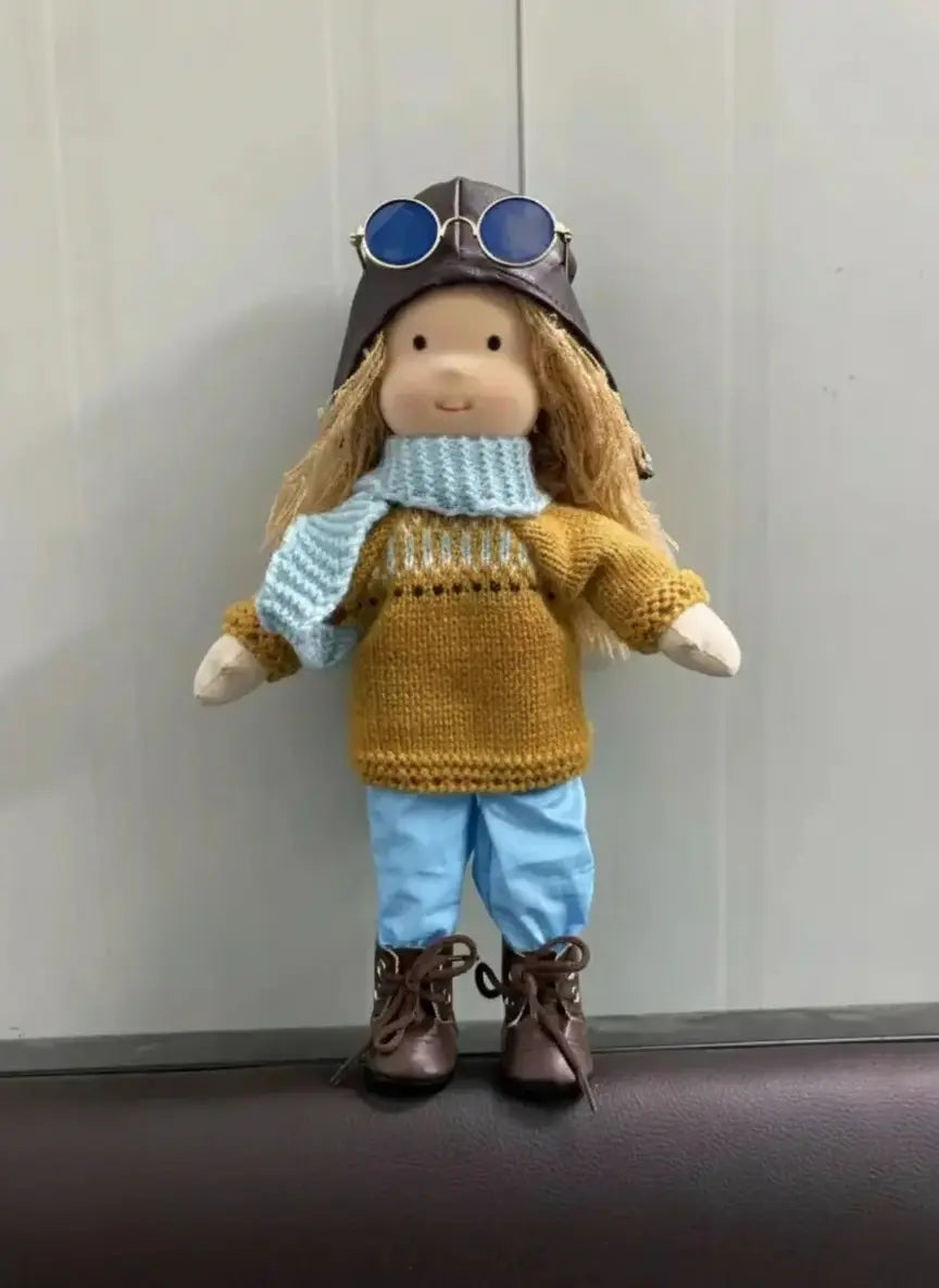 Waldorf Plüschpuppe aus Baumwolle – Fantasie Design mit Box