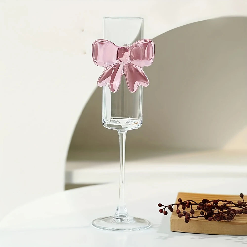 Kreatives pinkes Schleifen Weinglas – Glasdesign – Hoch