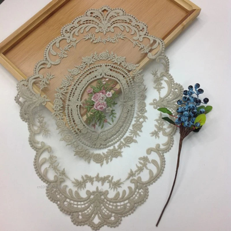 Runde Spitzentischdecke – Moderner Stil – 43x30cm