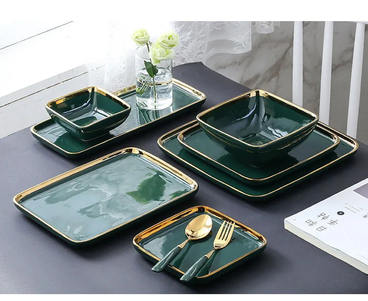 Keramikteller – Dunkelgrün Goldener Rand