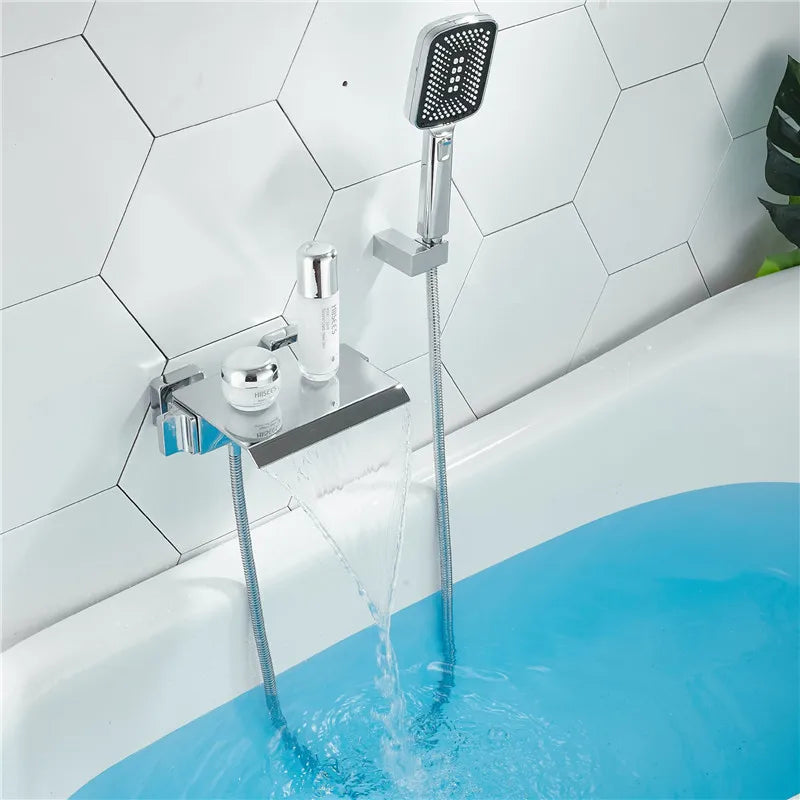 Goldenes Badezimmer-Set – Messing Wasserfall Wandmontage