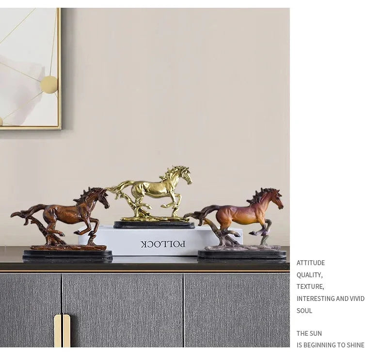 Sammlerstück Pferdefigur – Resin Volkkunst – Wohnaccessoire