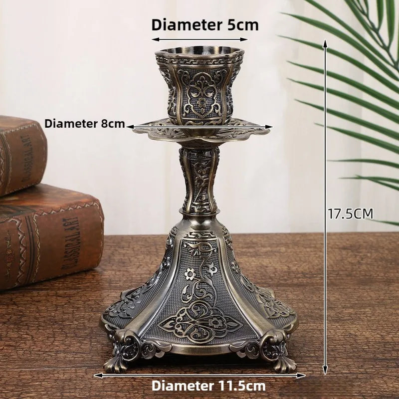 Metall-Kerzenhalter – Nordisch Elegant – Schwarz & Gold Design