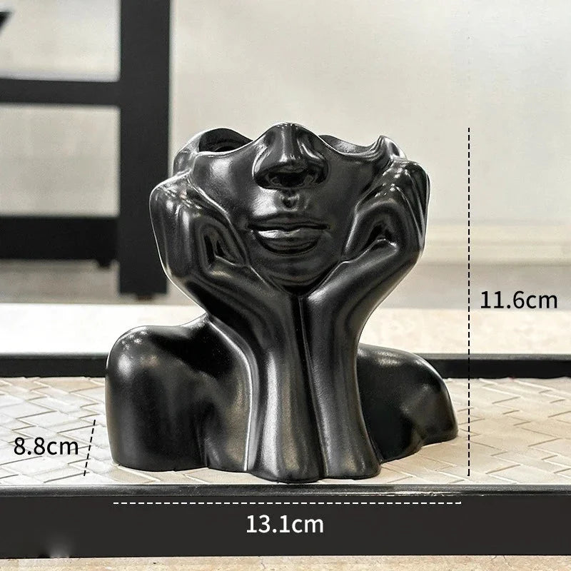 Nordic Pinselhalter aus robustem Kunststoff in Schwarz und Gold