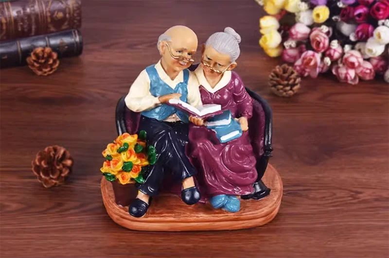 Moderne Resin-Statue – Grosseltern Edition