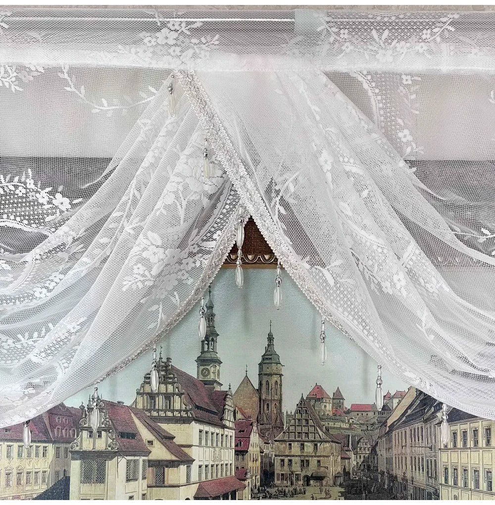 Weisse Spitzen-Scheibengardine – Luxuriöses Perlen-Design