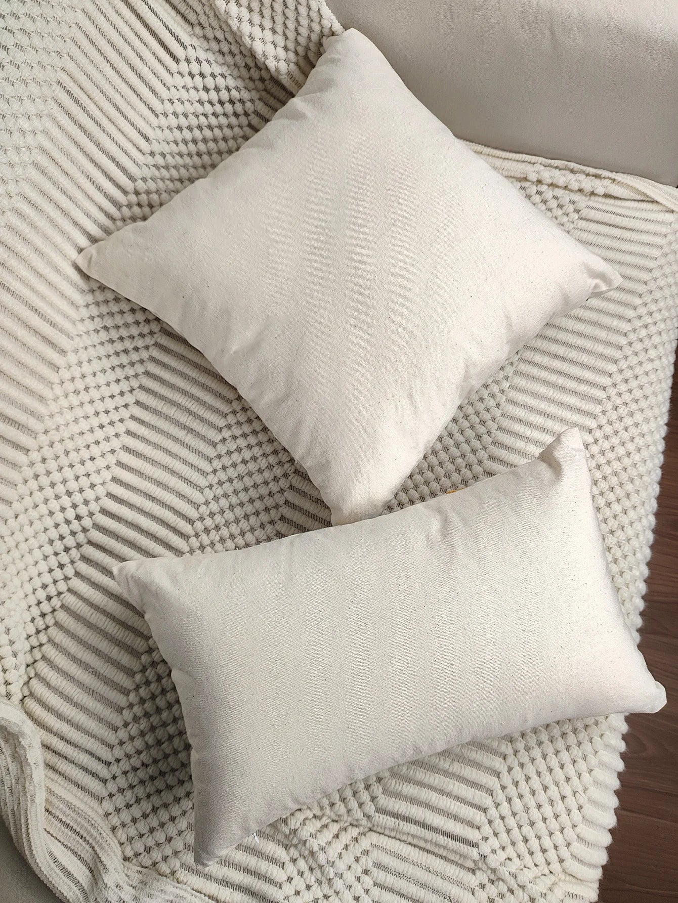 Blattbestickter Kissenbezug – Leinwanddesign – 50cm