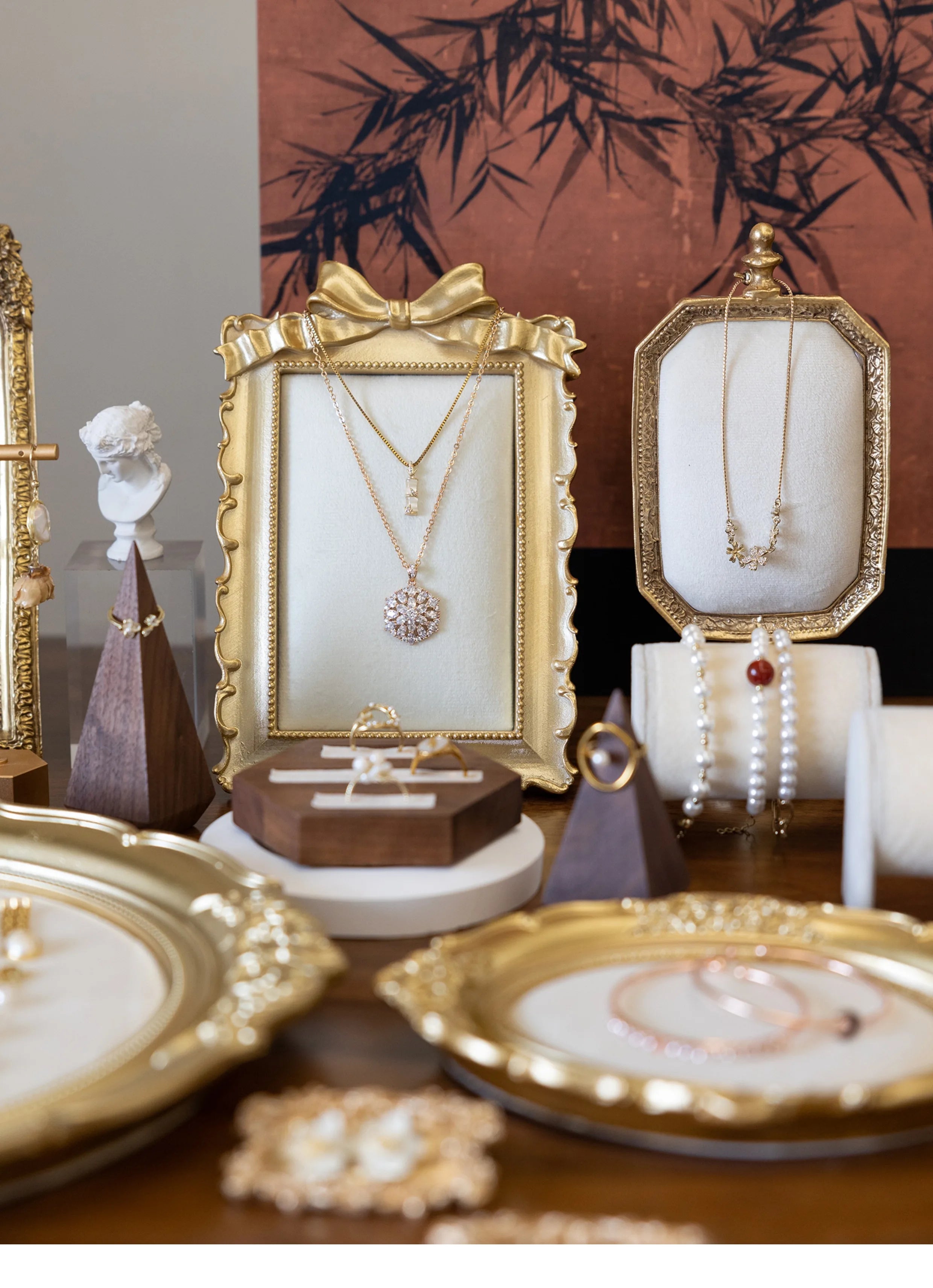 Schmuck Display – Vintage Samt – Halsketten Vitrine